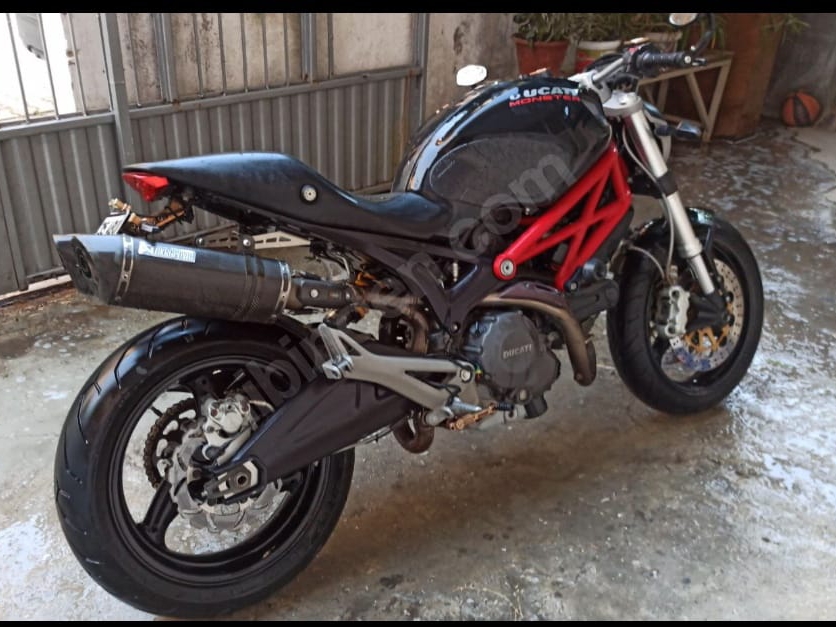 Ducatı monster 696 2013